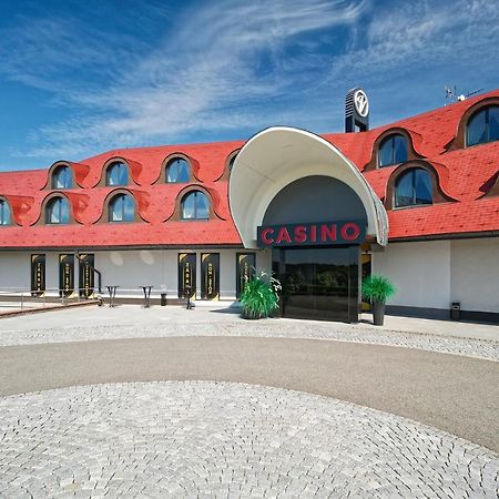 Hotel Victory Popůvky Kültér fotó