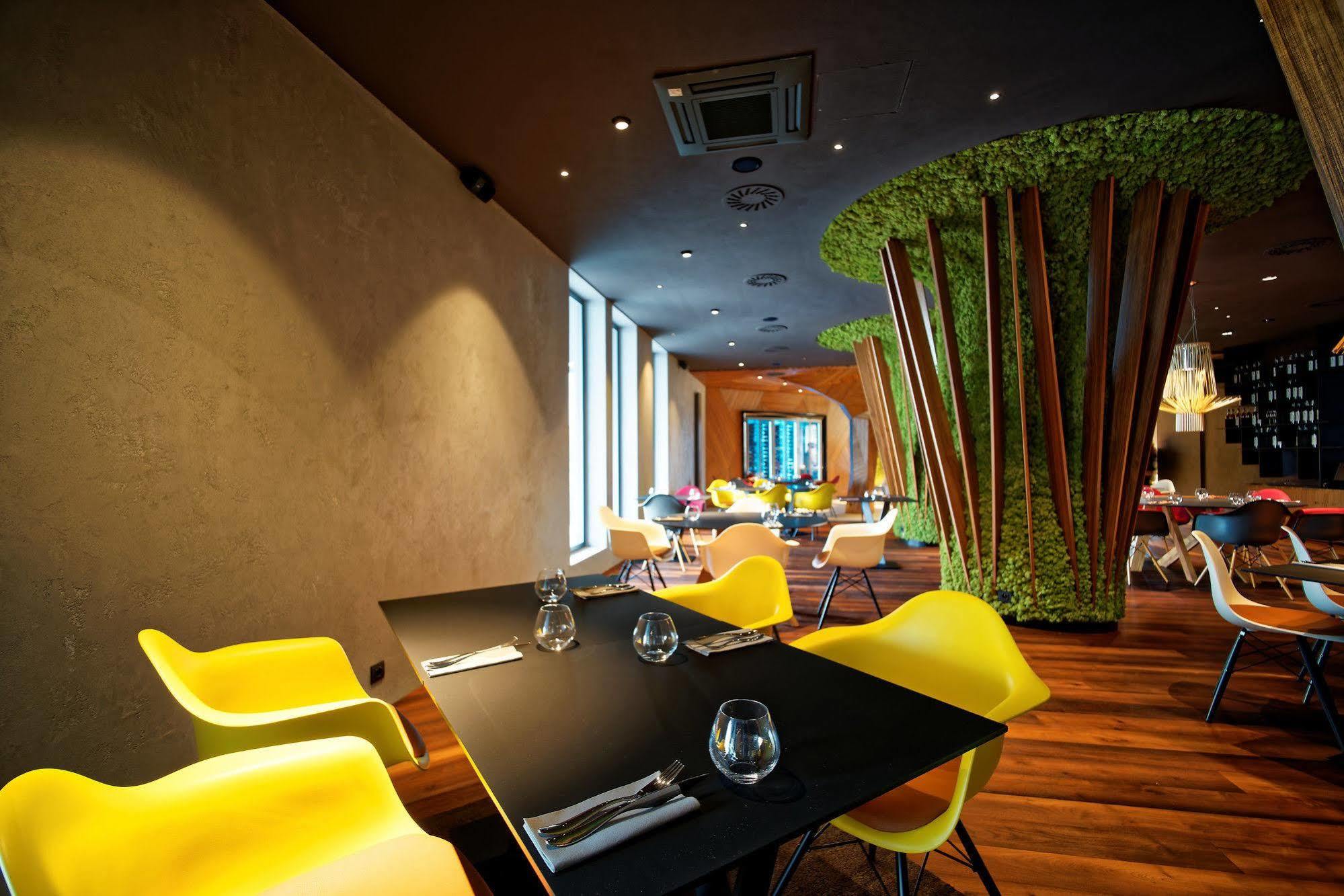 Hotel Victory Popůvky Kültér fotó