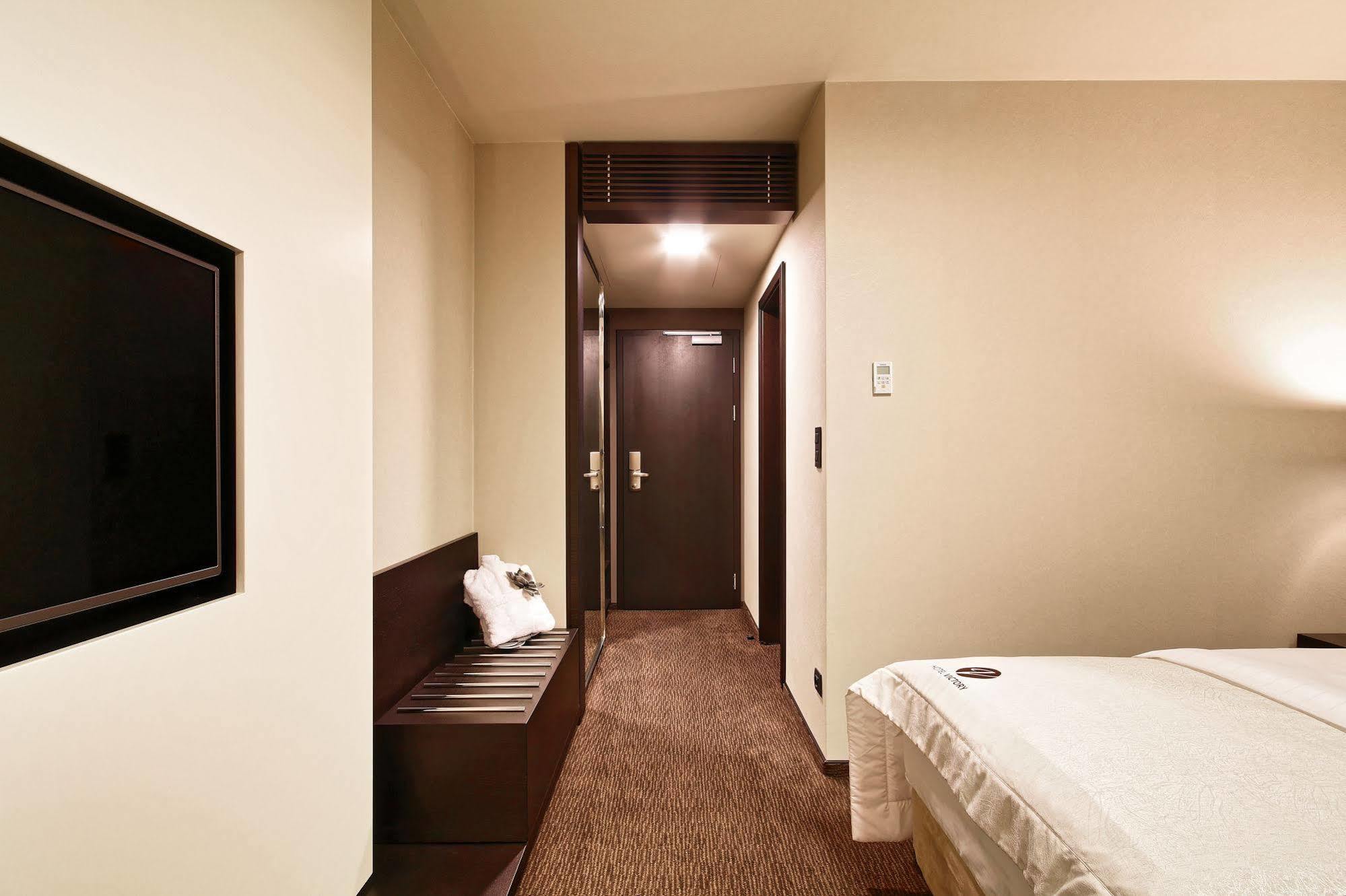Hotel Victory Popůvky Kültér fotó