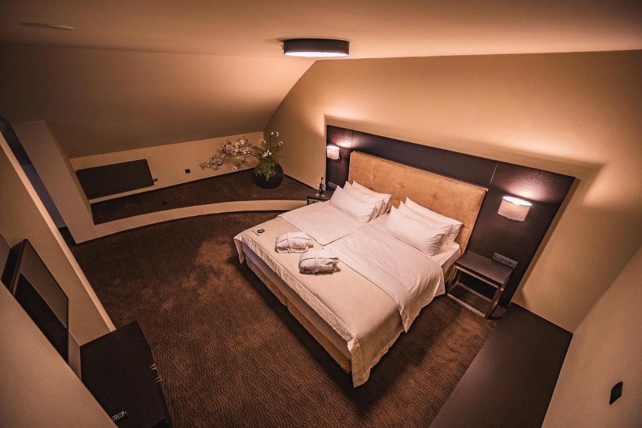 Hotel Victory Popůvky Kültér fotó