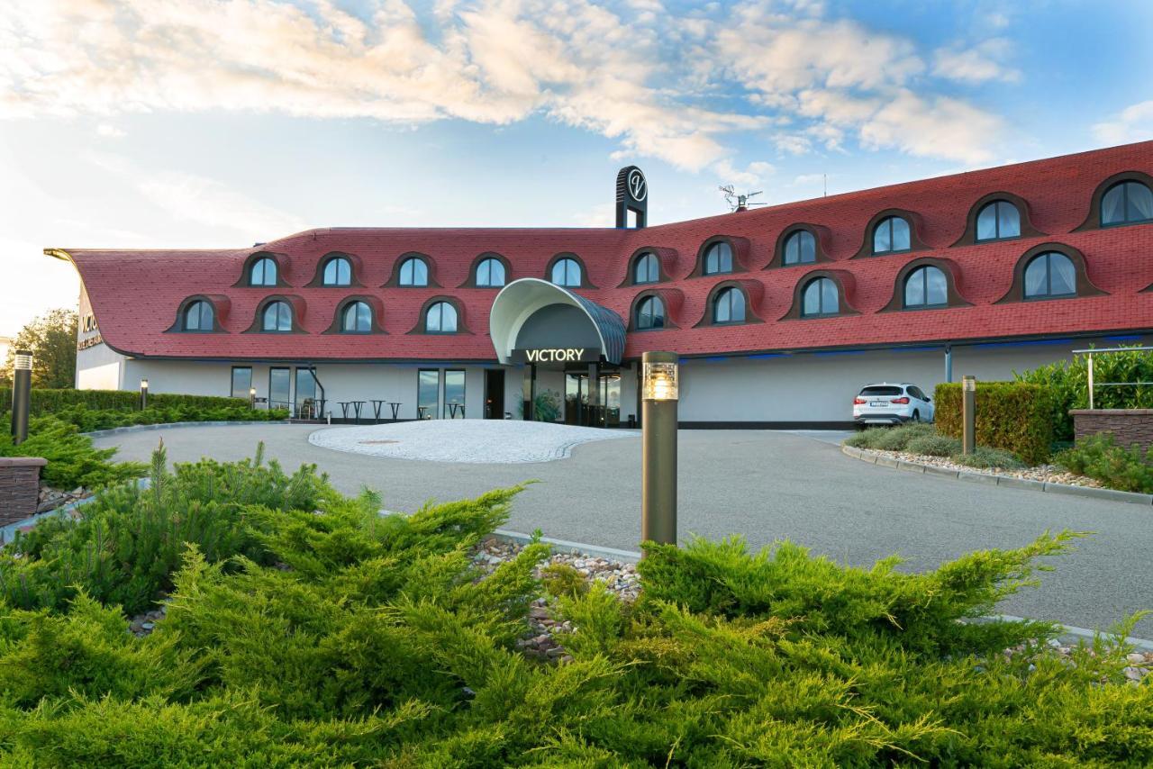 Hotel Victory Popůvky Kültér fotó